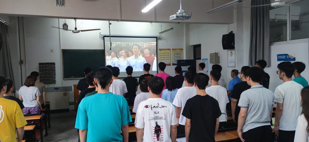 太阳成集团tyc33455庆祝中国共产党成立100周年大会直播观看照片-员工